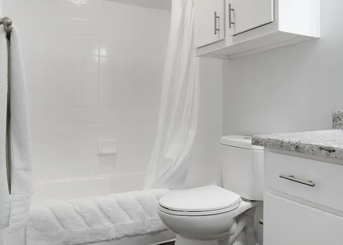 Landing Modern With Amazing Amenities Tucson